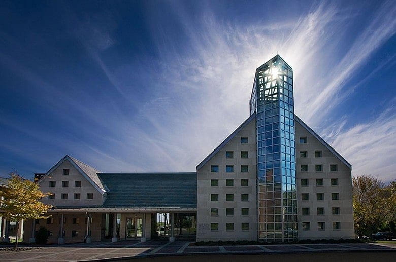 Oldest US graduate seminary in Newton to close campus