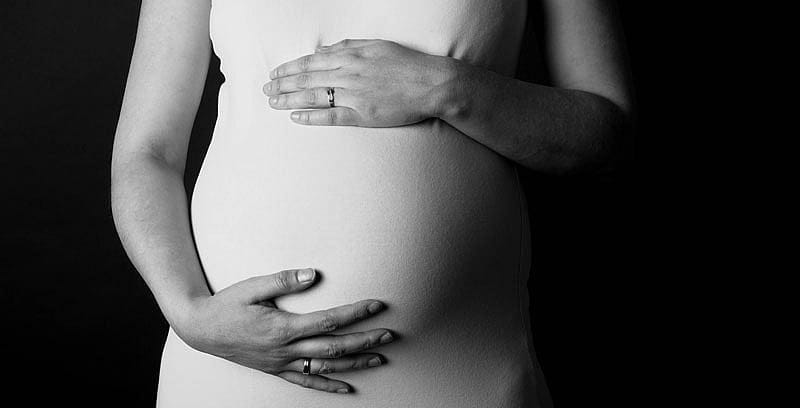 Birth father demands surrogate undergo abortion after he learns she’s carrying triplets