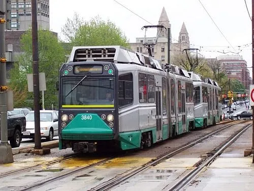 Dukakis okay with scaled back examination of rail link