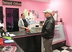Christian bakery sued by lesbian couple closing