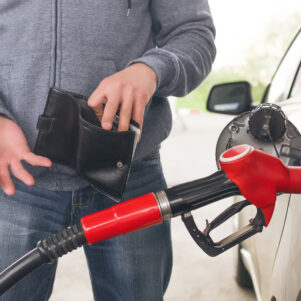 Gas Averaging $5 Per Gallon In Massachusetts